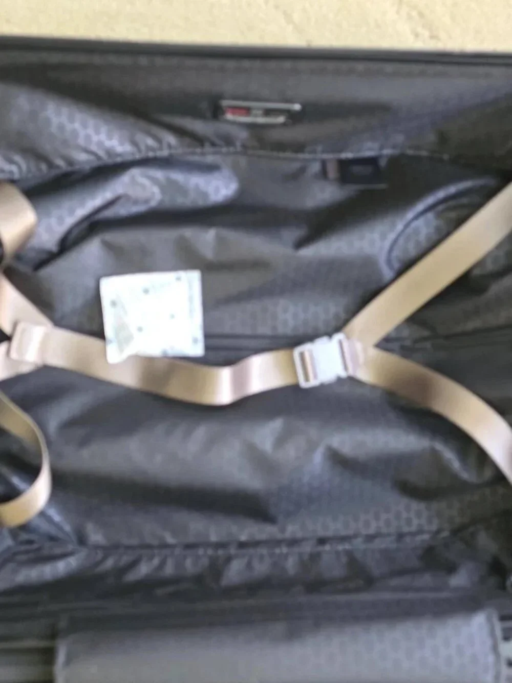 TUMI Vapor International Carry-On Luggage Hardside 22
